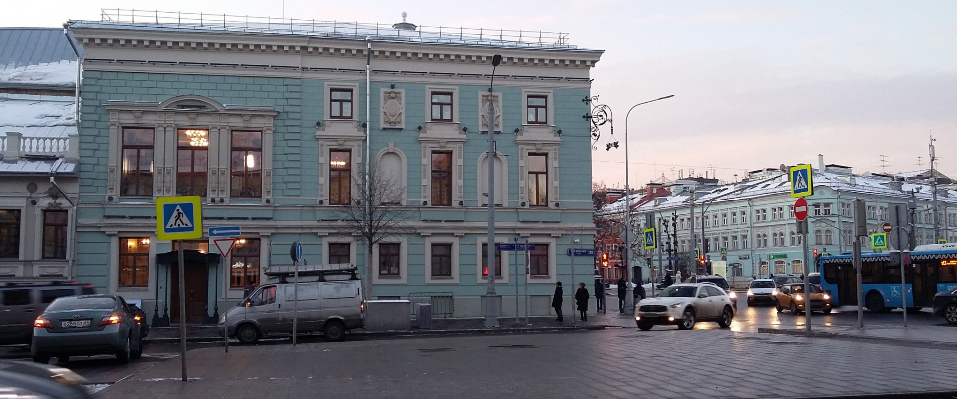 Неглинный проезд